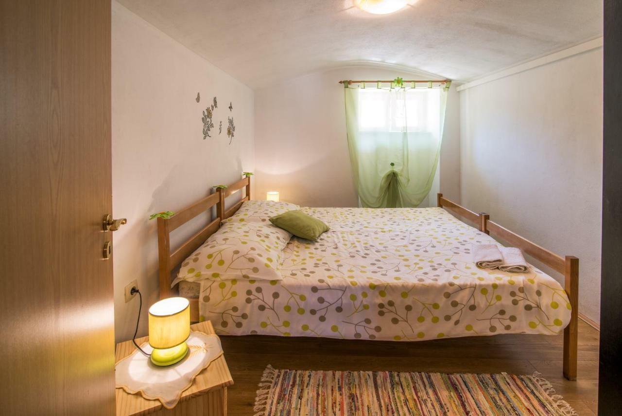 Apartmani Marija Malinska Zewnętrze zdjęcie