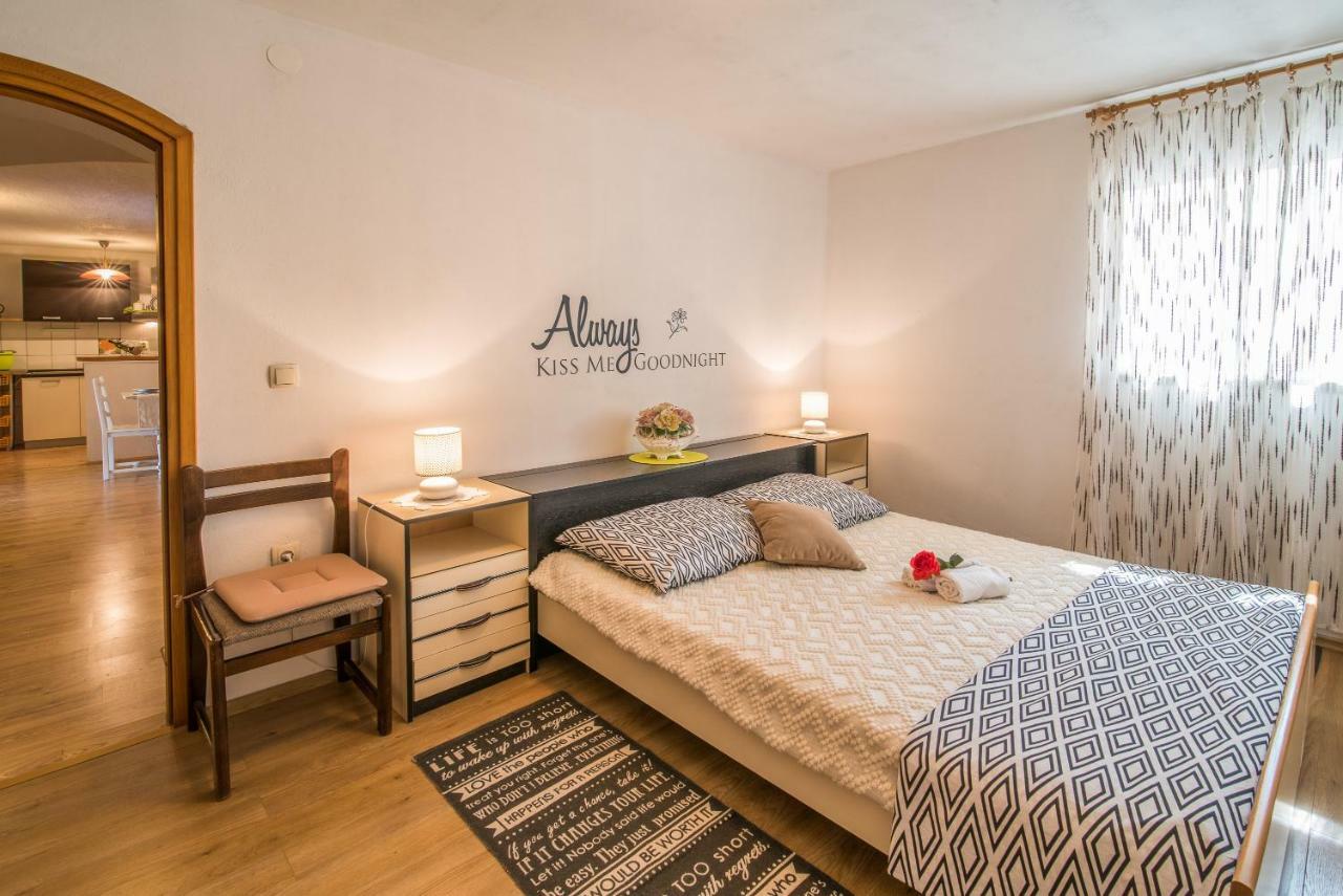 Apartmani Marija Malinska Zewnętrze zdjęcie