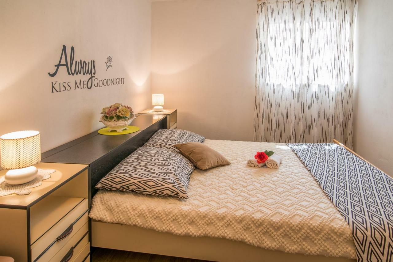 Apartmani Marija Malinska Zewnętrze zdjęcie