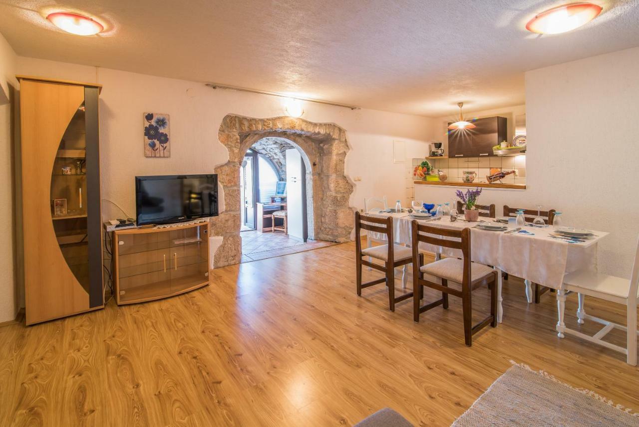 Apartmani Marija Malinska Zewnętrze zdjęcie