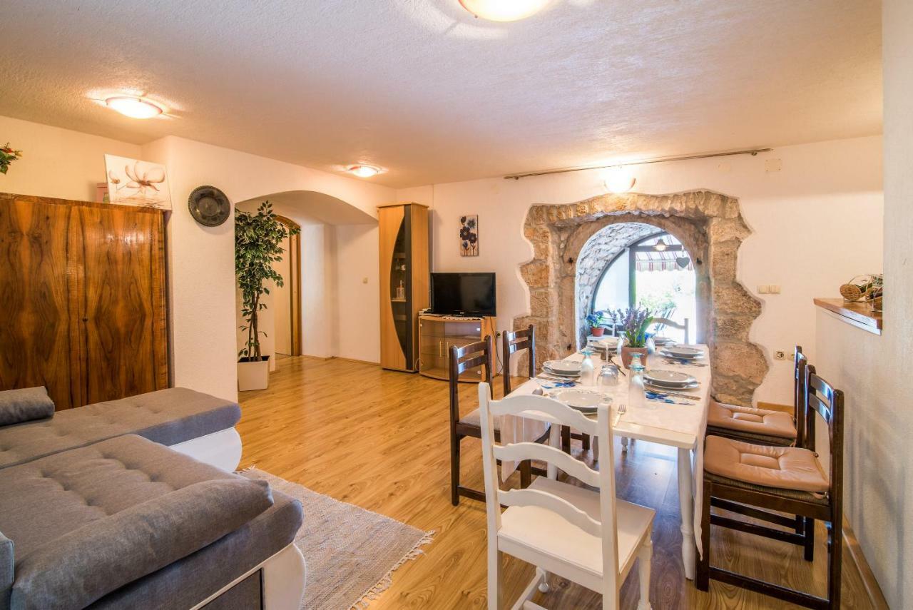 Apartmani Marija Malinska Zewnętrze zdjęcie